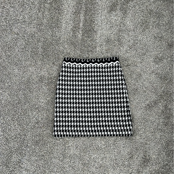 Ann Taylor Houndstooth Skirt - Picture 1 of 1